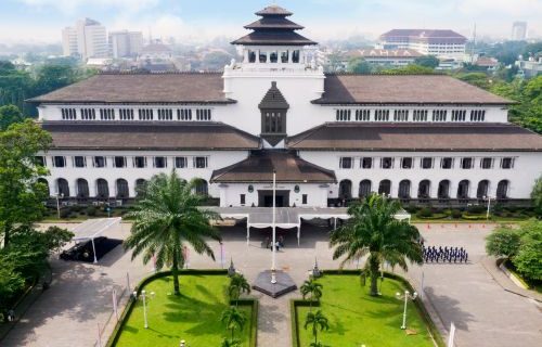 Apa Tempat Wisata yang Wajib Dikunjungi di Bandung?
