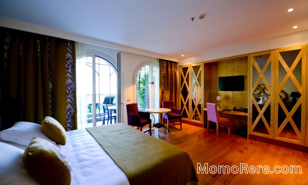 RedDoorz Plus Dekat RSCM Jakarta: Menginap Nyaman & Strategis